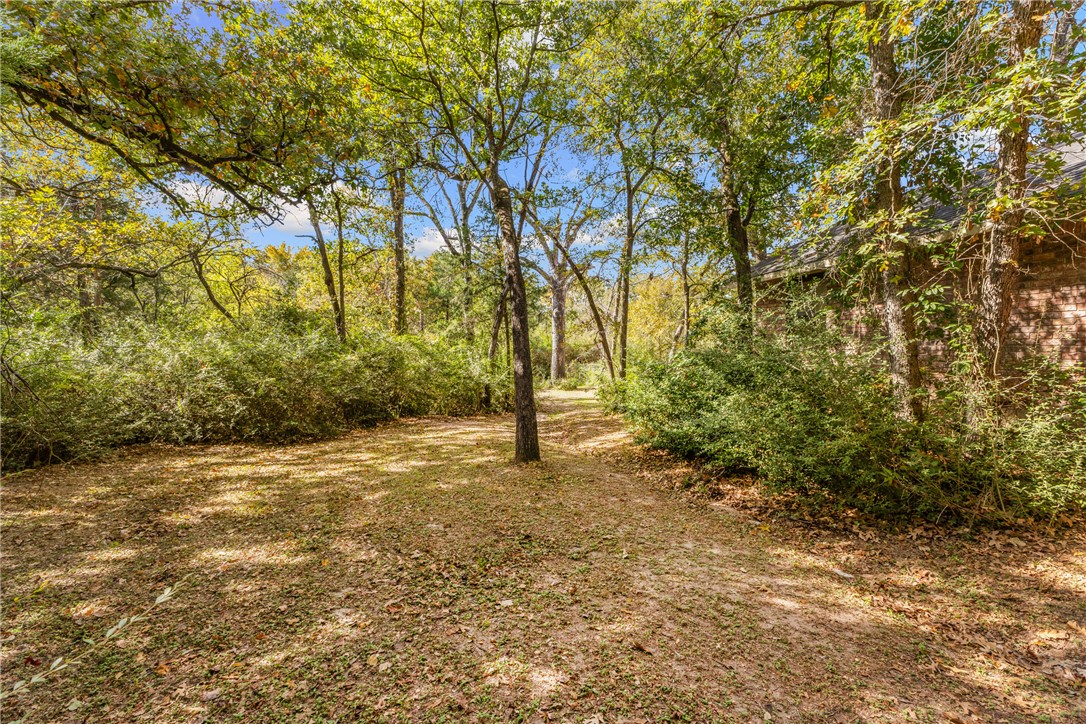 2015 Pinewood Drive Bryan, TX 77807 - Photo 32 of 36