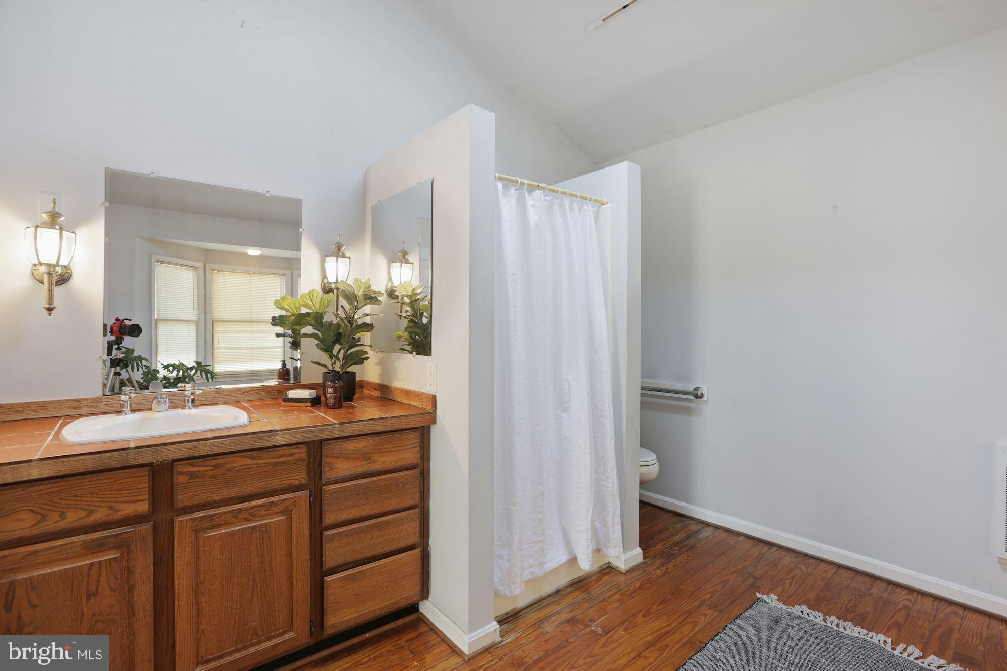 10809 South Glen Road Potomac, MD 20854 - Photo 13 of 27 Owners Full Bath w/Stall Shower