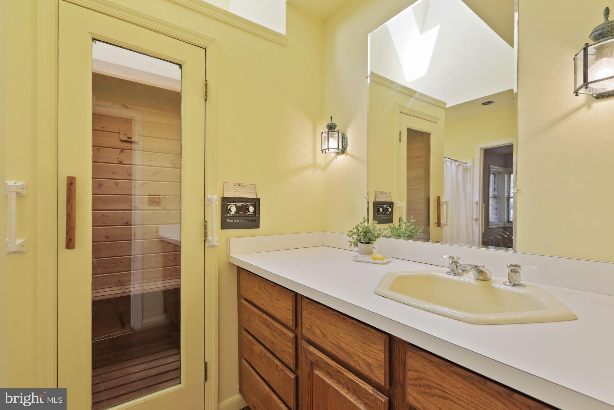 10809 South Glen Road Potomac, MD 20854 - Photo 16 of 27 Hall Full Bathroom w/Sauna