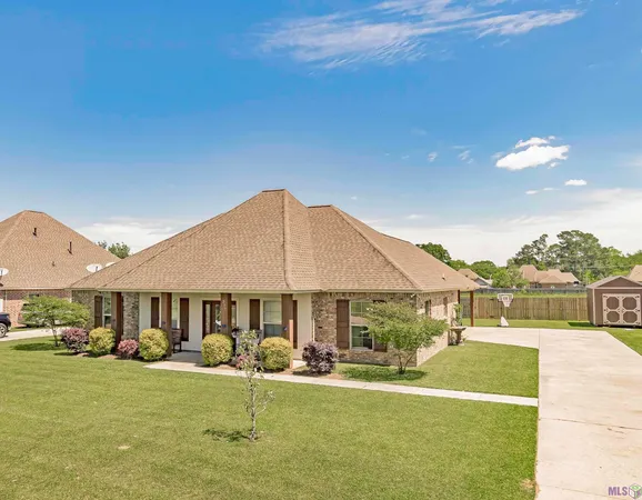 $325,000 | 317 Benjamin Street, New Roads, LA 70760