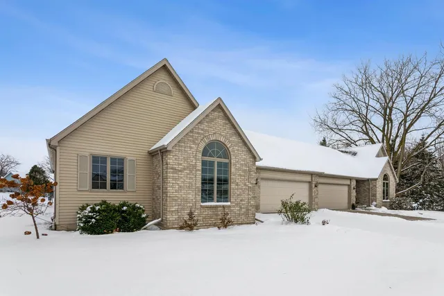 $315,000 | 125 Fieldcrest Drive, Brillion, WI 54110