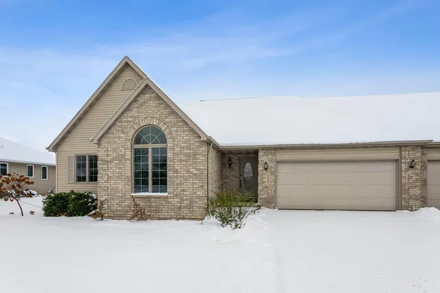 $315,000 | 125 Fieldcrest Drive, Brillion, WI 54110