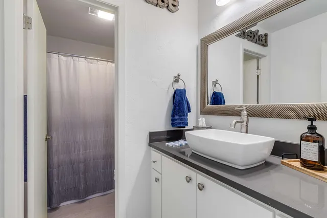 $699,000 | 613 Hi Circle North, Unit E, Horseshoe Bay, TX 78657