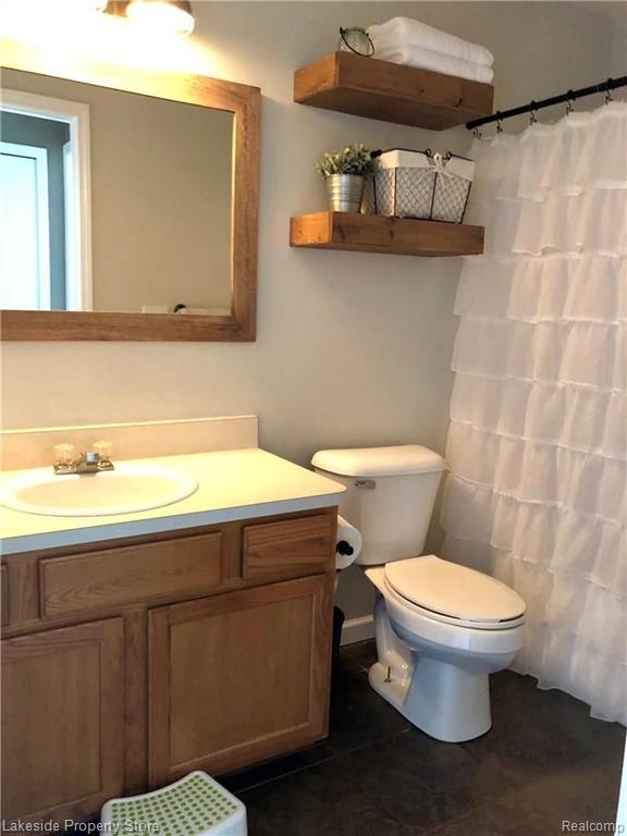 52250 Rivard Road New Baltimore, MI 48047 - Photo 15 of 27