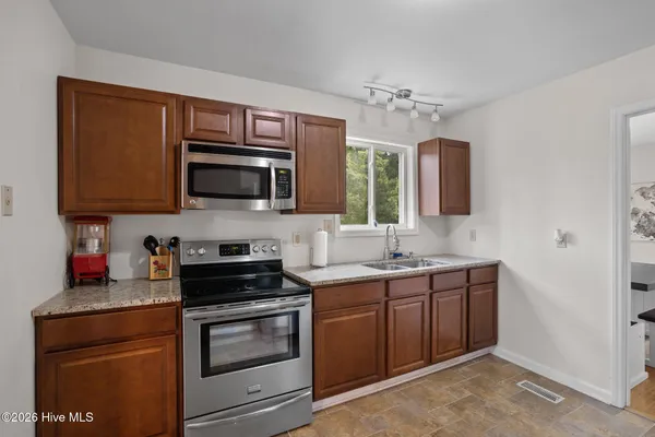 $625,000 | 118 Pine Tree Lane, Bayboro, NC 28515