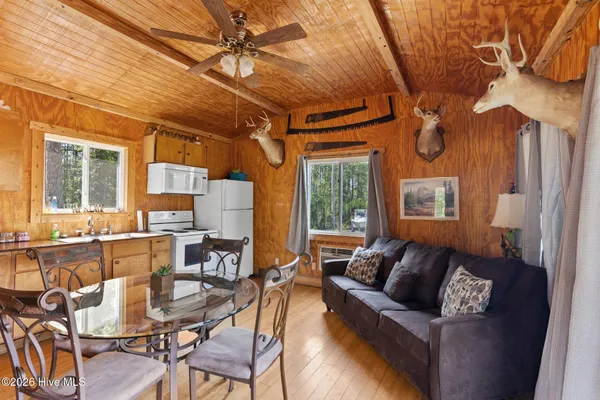 $625,000 | 118 Pine Tree Lane, Bayboro, NC 28515