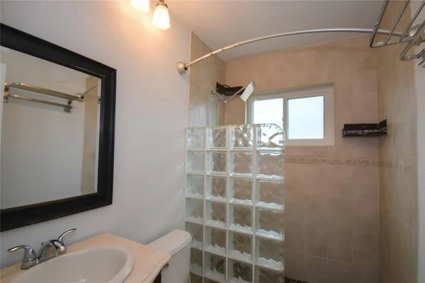 $2,500 | 960 Northwest 49th Street, Deerfield Beach, FL 33064