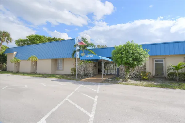 $2,500 | 960 Northwest 49th Street, Deerfield Beach, FL 33064