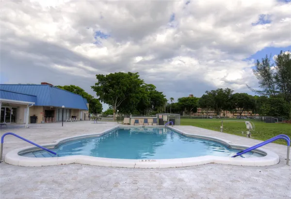 $2,500 | 960 Northwest 49th Street, Deerfield Beach, FL 33064