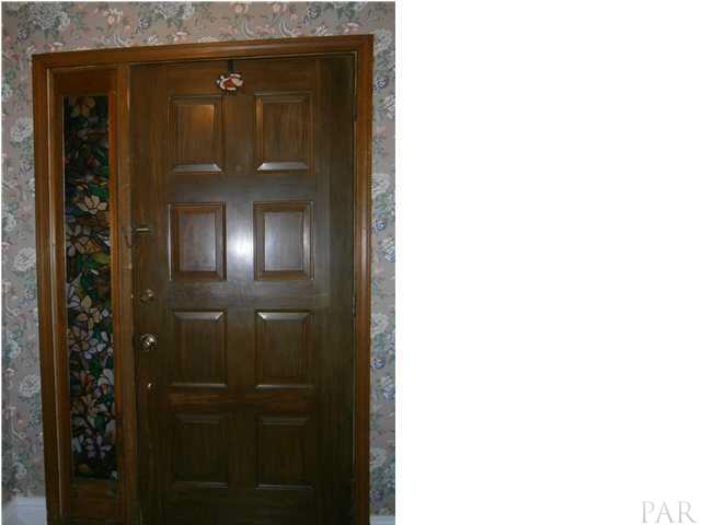 6545 Suwanee Road Pensacola, FL 32526 - Photo 10 of 23 Inside view of front door