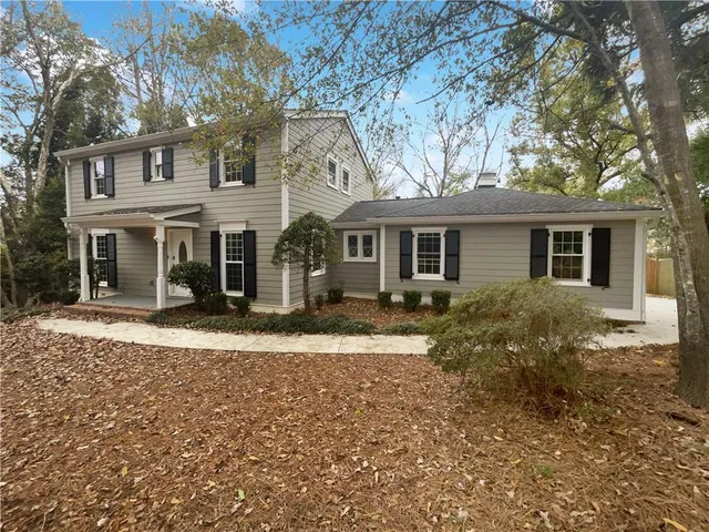 $595,000 | 2824 Fontainebleau Drive, Atlanta, GA 30360