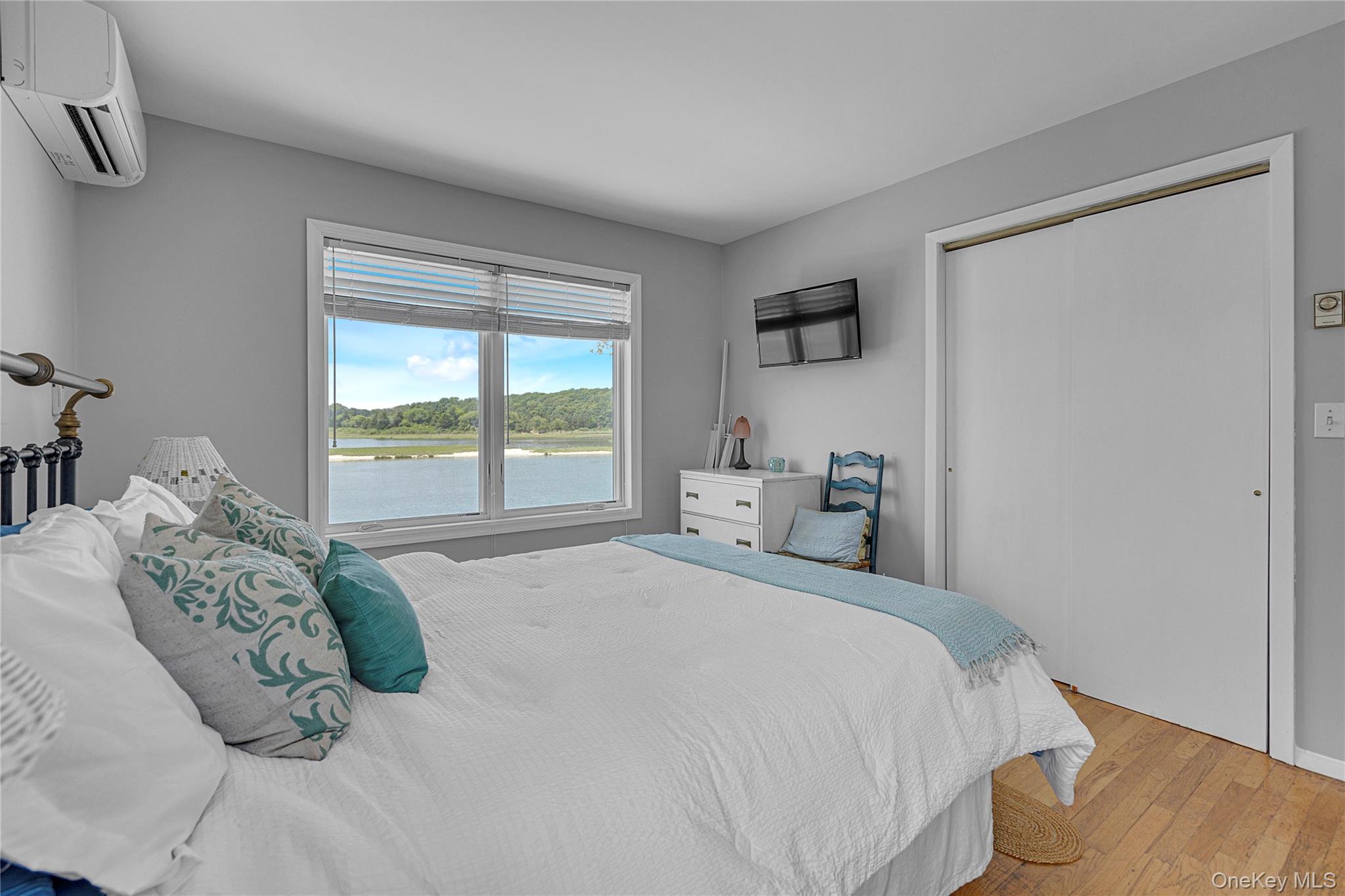 286 Towd Point Road Southampton, NY 11968 - Photo 17 of 35