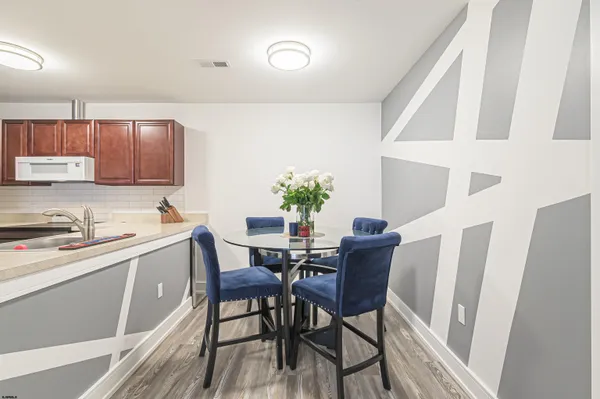 $215,000 | 370 Heather Croft, Unit 370, Egg Harbor Township, NJ 08234