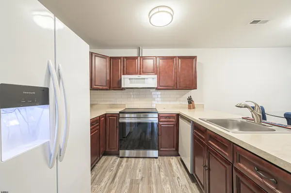 $215,000 | 370 Heather Croft, Unit 370, Egg Harbor Township, NJ 08234