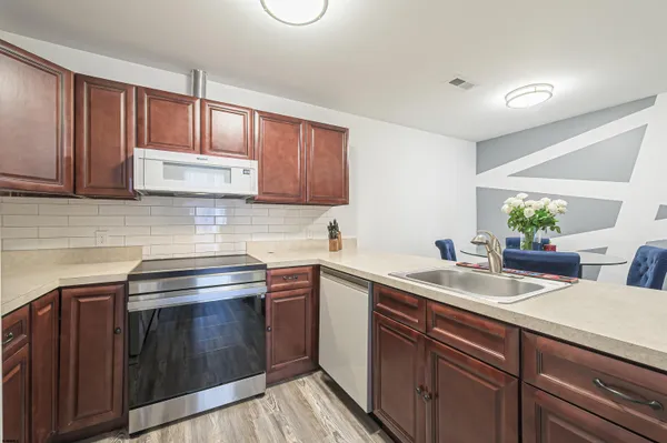$215,000 | 370 Heather Croft, Unit 370, Egg Harbor Township, NJ 08234