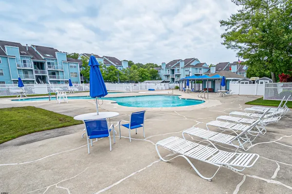 $215,000 | 370 Heather Croft, Unit 370, Egg Harbor Township, NJ 08234