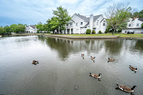 $215,000 | 370 Heather Croft, Unit 370, Egg Harbor Township, NJ 08234