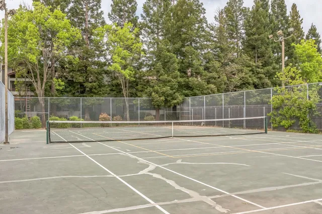 a view of a tennis court