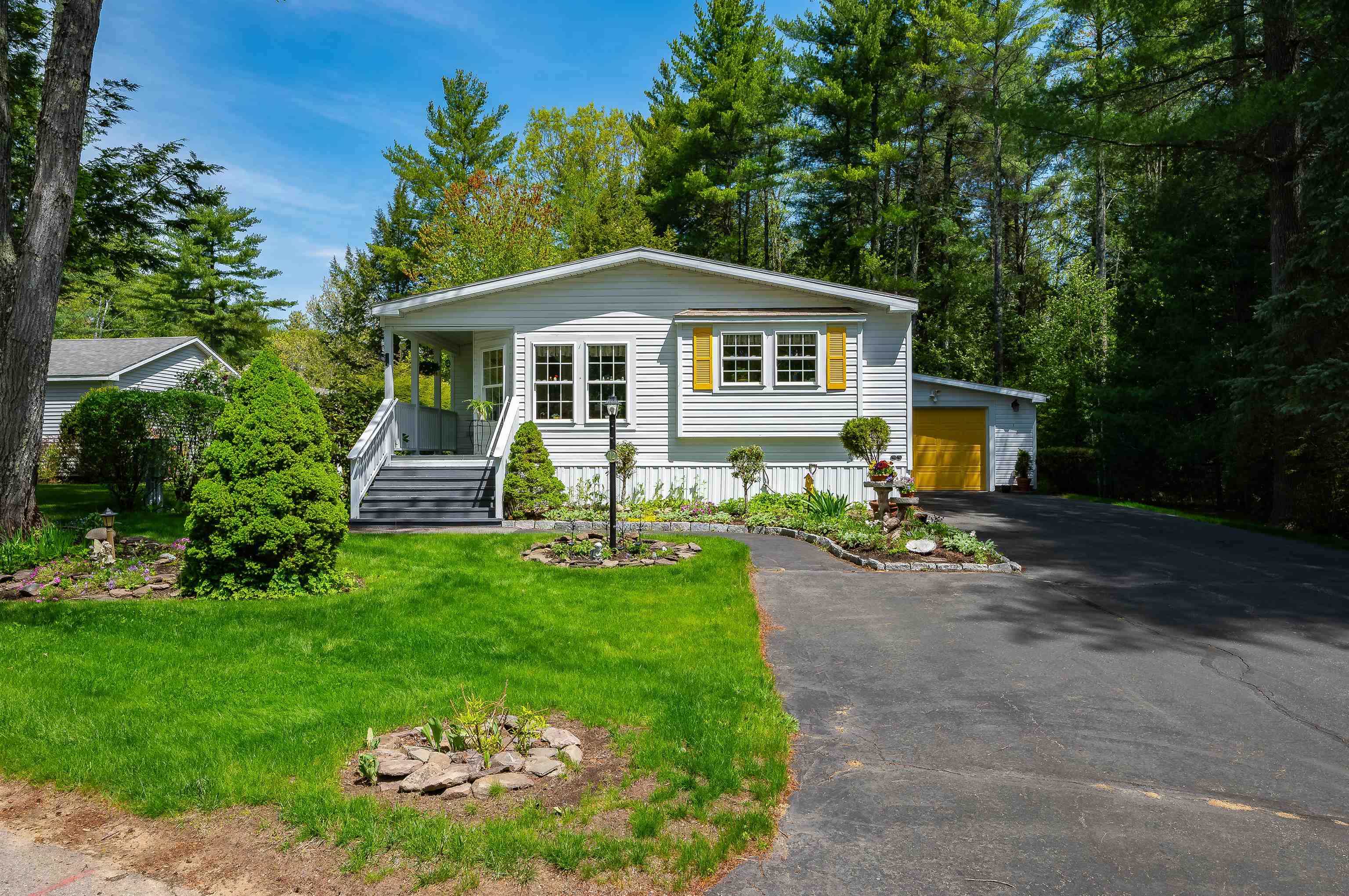 12 Diamondback Drive Rochester, NH 03868 - Photo 1 of 40 Gallery Image 1