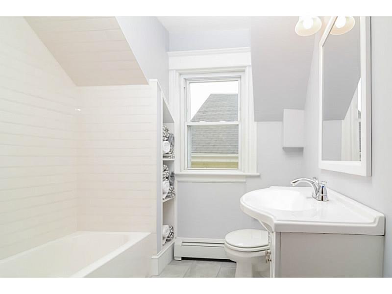 19 County Street Newport, RI 02840 - Photo 18 of 24 Bathroom.