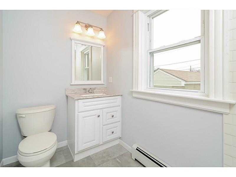 19 County Street Newport, RI 02840 - Photo 19 of 24 Bathroom.