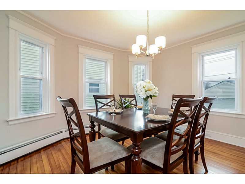 19 County Street Newport, RI 02840 - Photo 5 of 24 Dining Room.