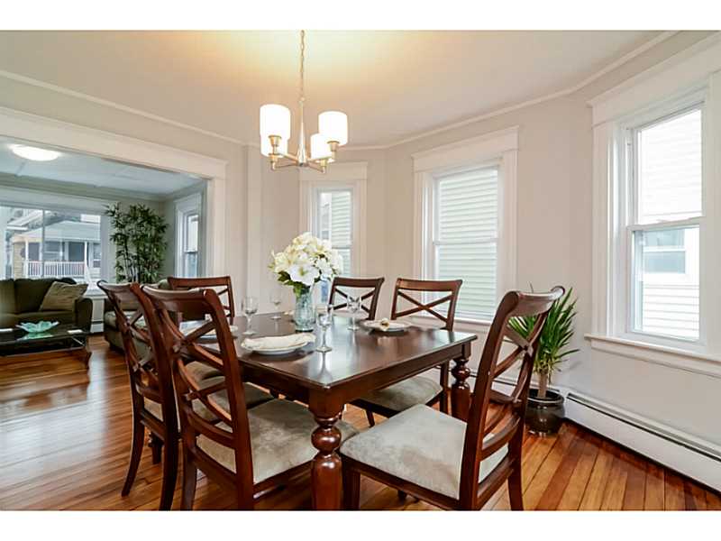 19 County Street Newport, RI 02840 - Photo 6 of 24 Dining Room.