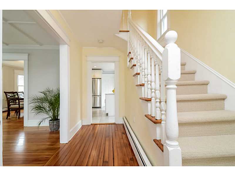 19 County Street Newport, RI 02840 - Photo 9 of 24 Entry.