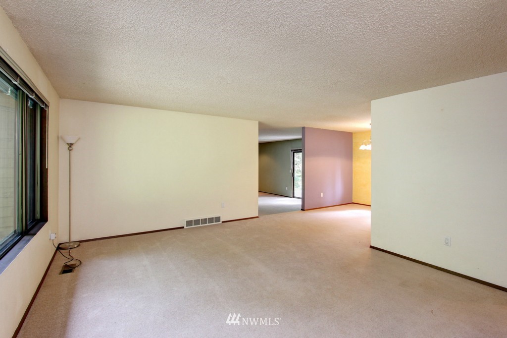 22609 61st Avenue Southeast Bothell, WA 98021 - Photo 3 of 15