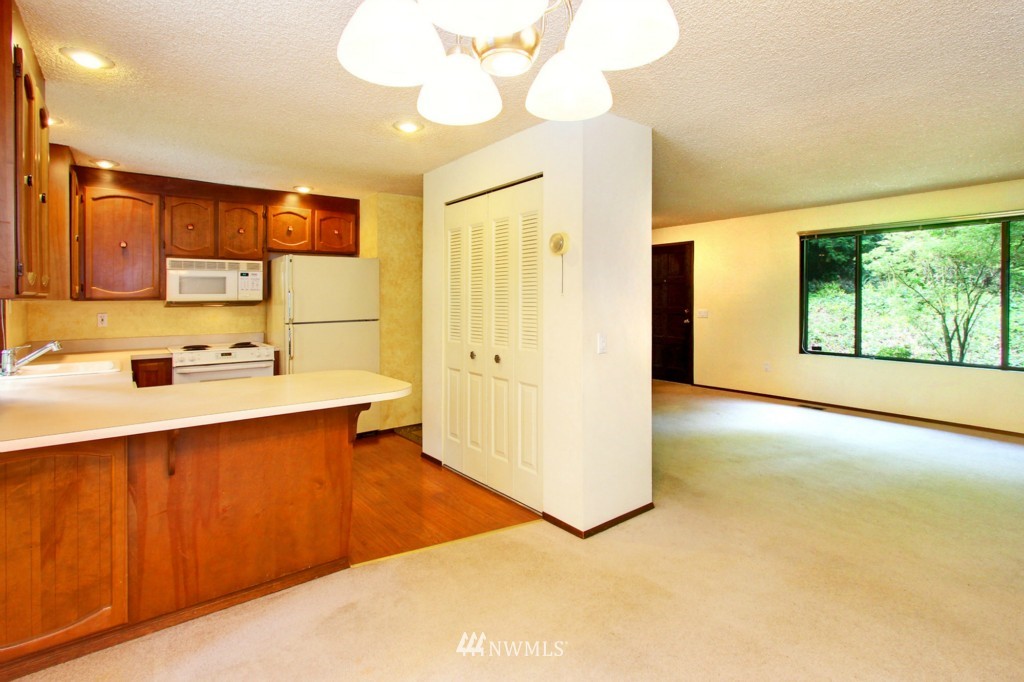 22609 61st Avenue Southeast Bothell, WA 98021 - Photo 4 of 15