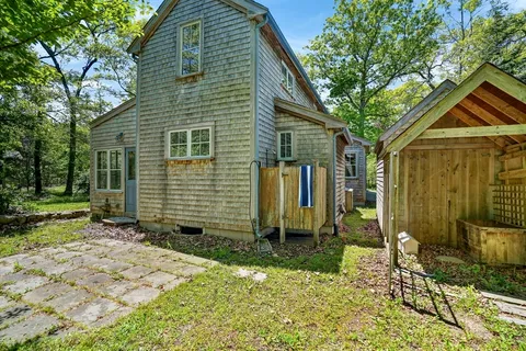 $1,175,000 | 4 Rock Pond Road, West Tisbury, MA 02568