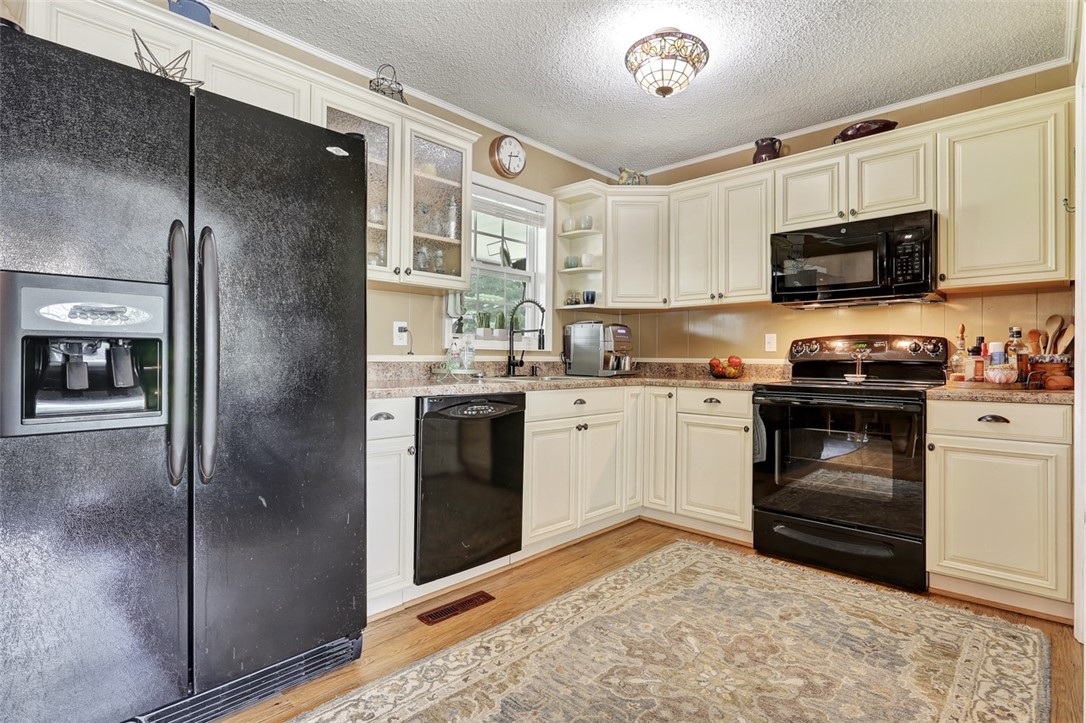 427 Simms School Road Central, SC 29630 - Photo 5 of 26