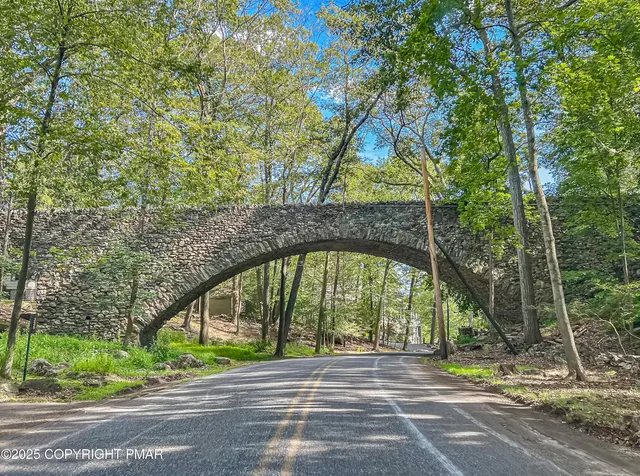 $415,000 | 104 Haverhill Road, Cresco, PA 18326