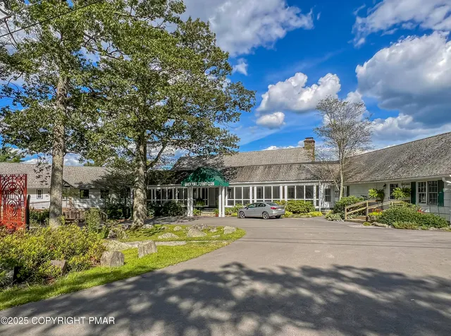 $415,000 | 104 Haverhill Road, Cresco, PA 18326