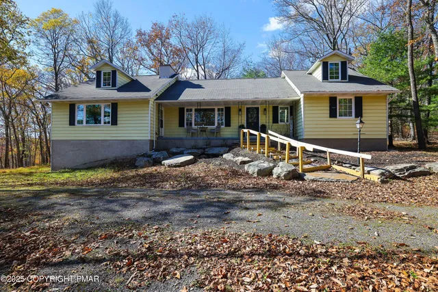 $415,000 | 104 Haverhill Road, Cresco, PA 18326