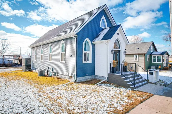 $309,900 | 712 La Crosse Street, Mauston, WI 53948