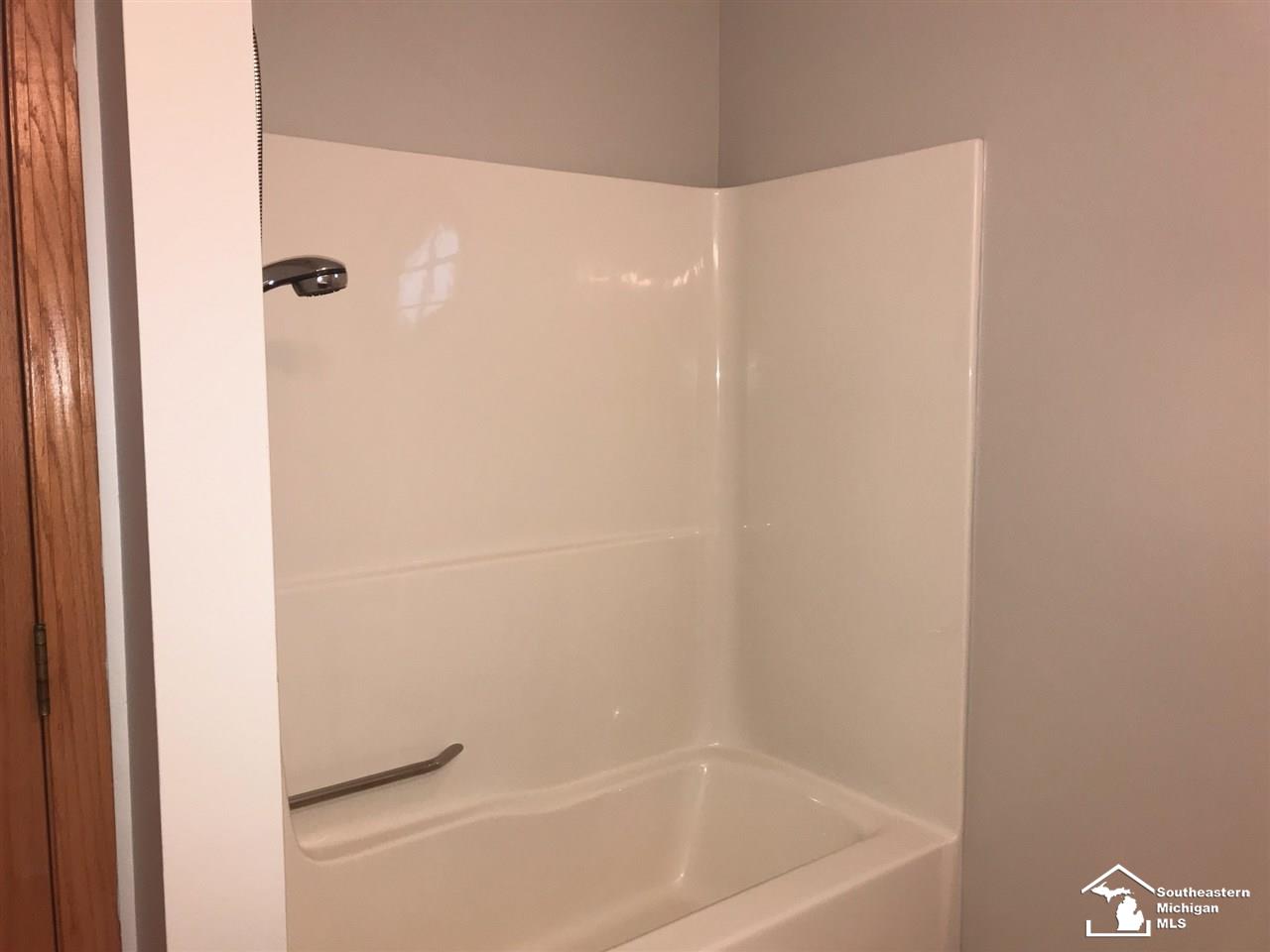 1390 West Sterns Road Temperance, MI 48182 - Photo 25 of 36