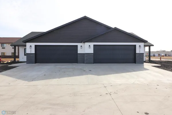 $329,900 | 1392 Prairie Lane, Wahpeton, ND 58075