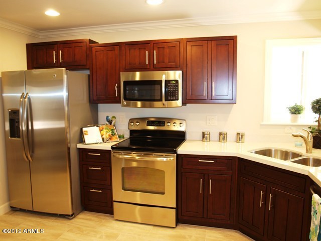 1837 East Roma Avenue Phoenix, AZ 85016 - Photo 7 of 32 NEW GE Stainless Steel Appliances