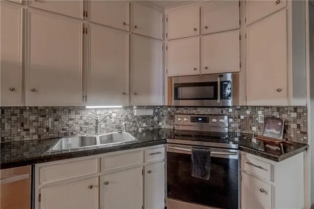 $169,000 | 4406 Charleston Circle, Unit 15, Alexandria, LA 71303