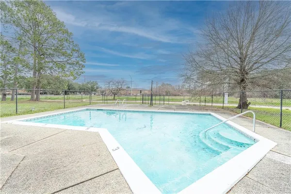 $159,000 | 4406 Charleston Circle, Unit 15, Alexandria, LA 71303