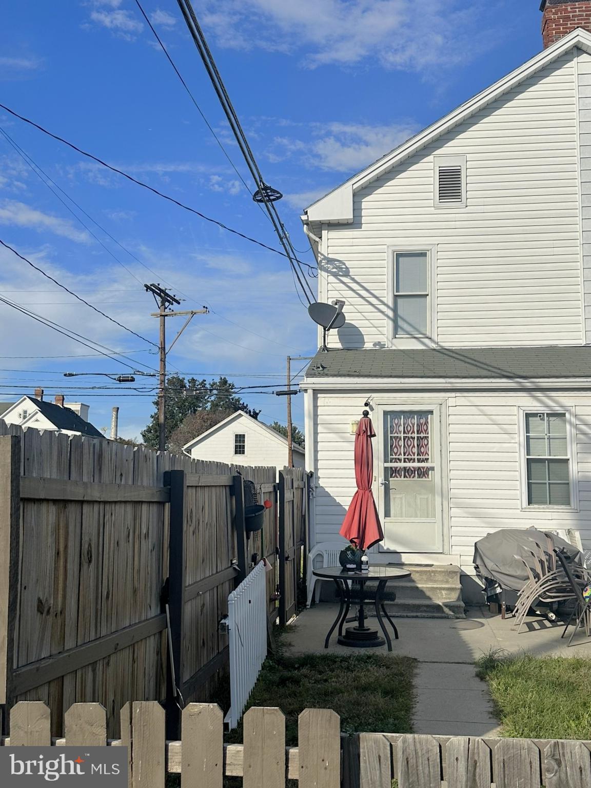 209 Fulton Street Hanover, PA 17331 - Photo 5 of 32 a front view of a house