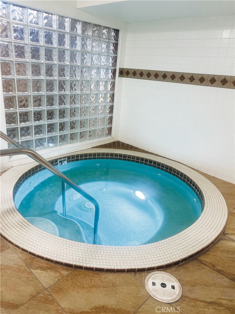 18419 Collins Street, Unit E Tarzana, CA 91356 - Photo 36 of 40