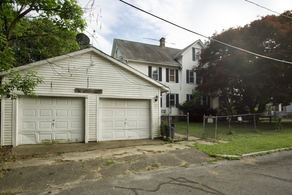 59-61 Carlisle Street Springfield, MA 01109 - Photo 9 of 10