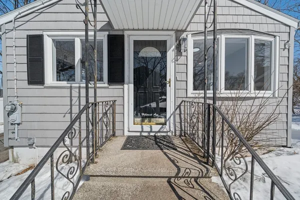 $489,995 | 1 Hillcrest Avenue, Lynn, MA 01904