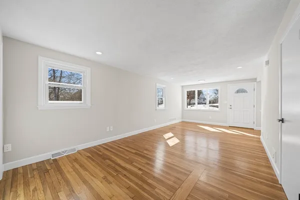 $489,995 | 1 Hillcrest Avenue, Lynn, MA 01904