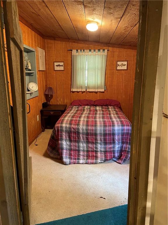 928 Metz Road Parker, PA 16049 - Photo 3 of 13 MASTER BEDROOM