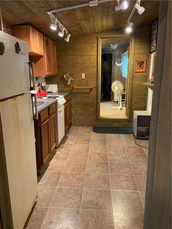 928 Metz Road Parker, PA 16049 - Photo 4 of 13 VIEW OF THE KITCHEN