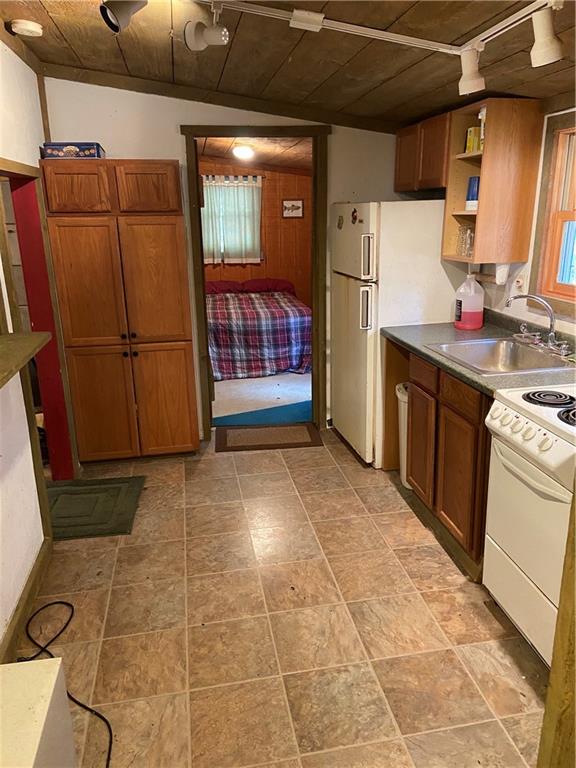 928 Metz Road Parker, PA 16049 - Photo 8 of 13 Gallery Image 8