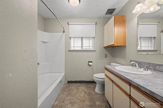 $445,000 | 1209 Dundee Drive, Cosmopolis, WA 98537